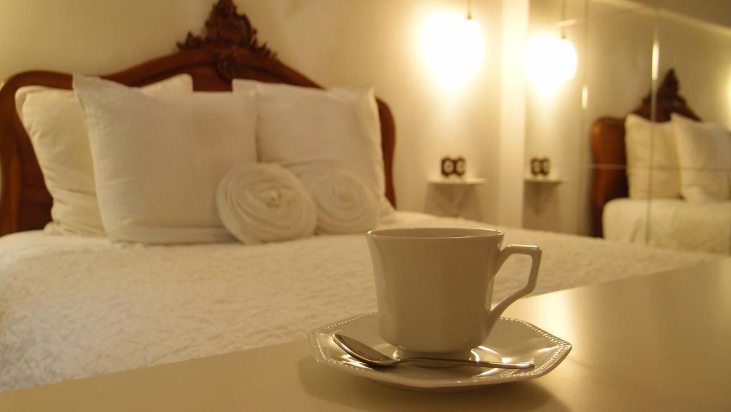 L'Invitation au Voyage - 1