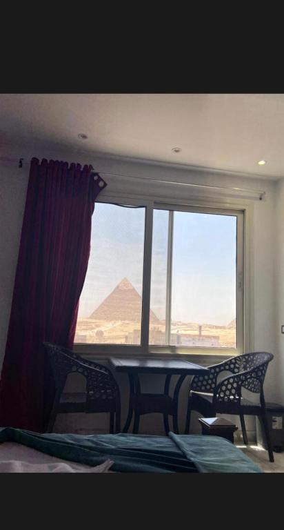 Nespecifikovaný výhled na hory nebo výhled na hory při pohledu z aparthotelu