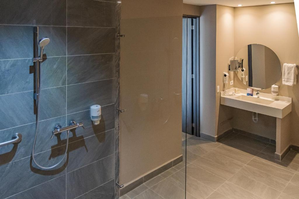 Koupelna v ubytování Hotel F25