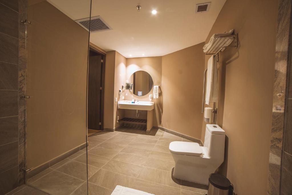 Koupelna v ubytování Hotel F25