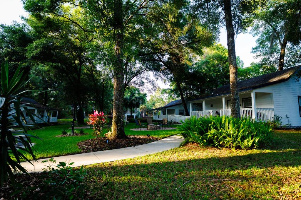 The Alling House photo