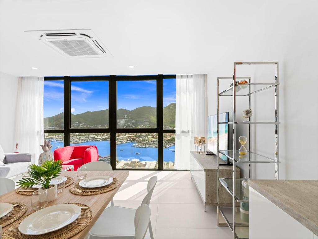 The Hills Residence photo
