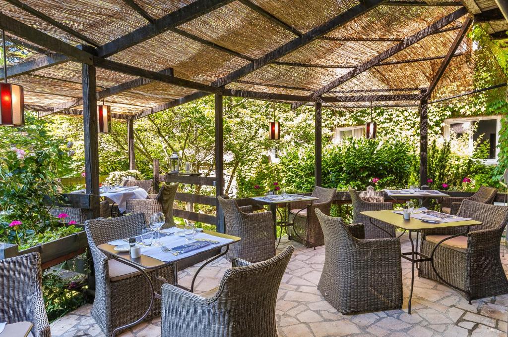 Zahrada ubytování Logis Hotel - Restaurant Le Relais de Comodoliac
