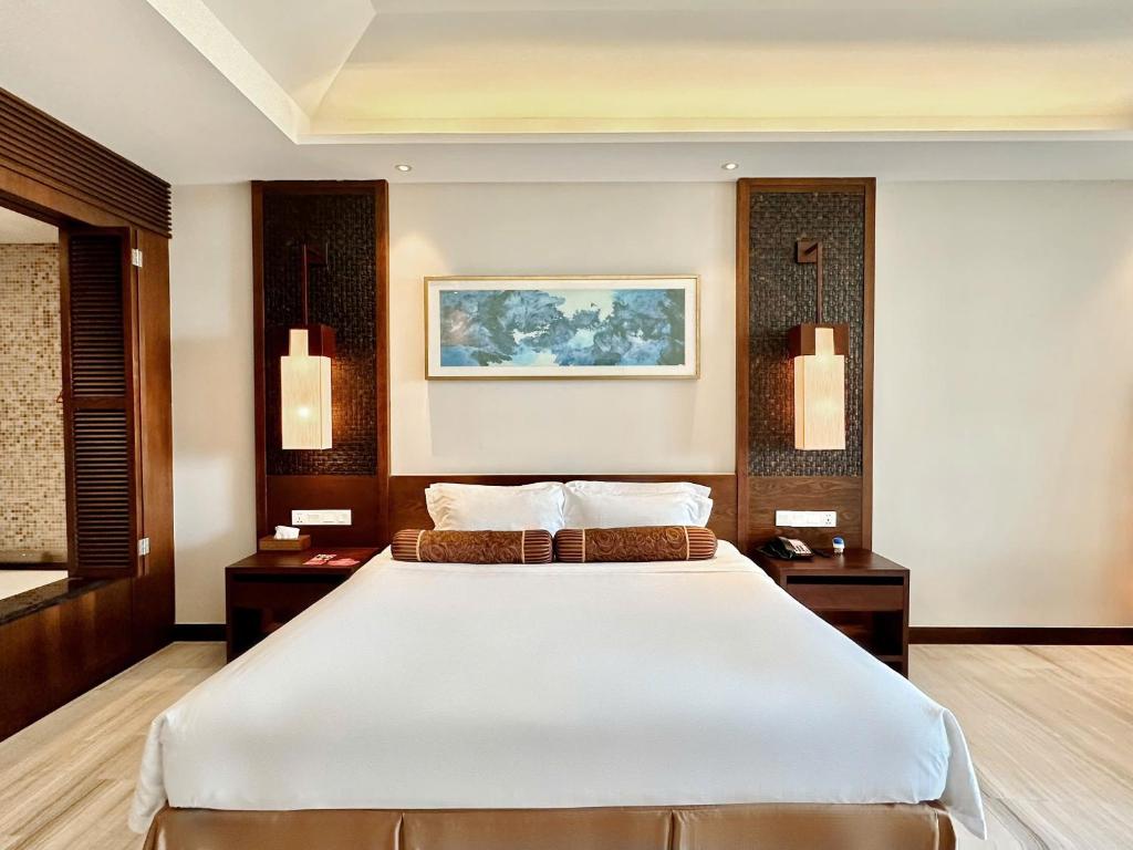 Premier Double Room with Balcony and Garden View