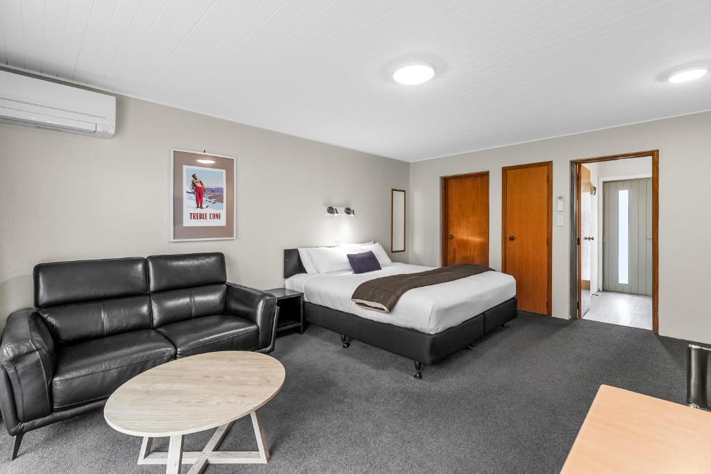 Postel nebo postele na pokoji v ubytování ASURE Brookvale Motel