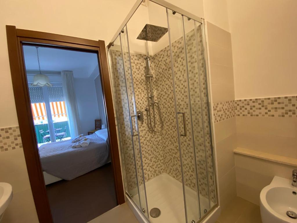 Koupelna v ubytování Panoramic Rooms