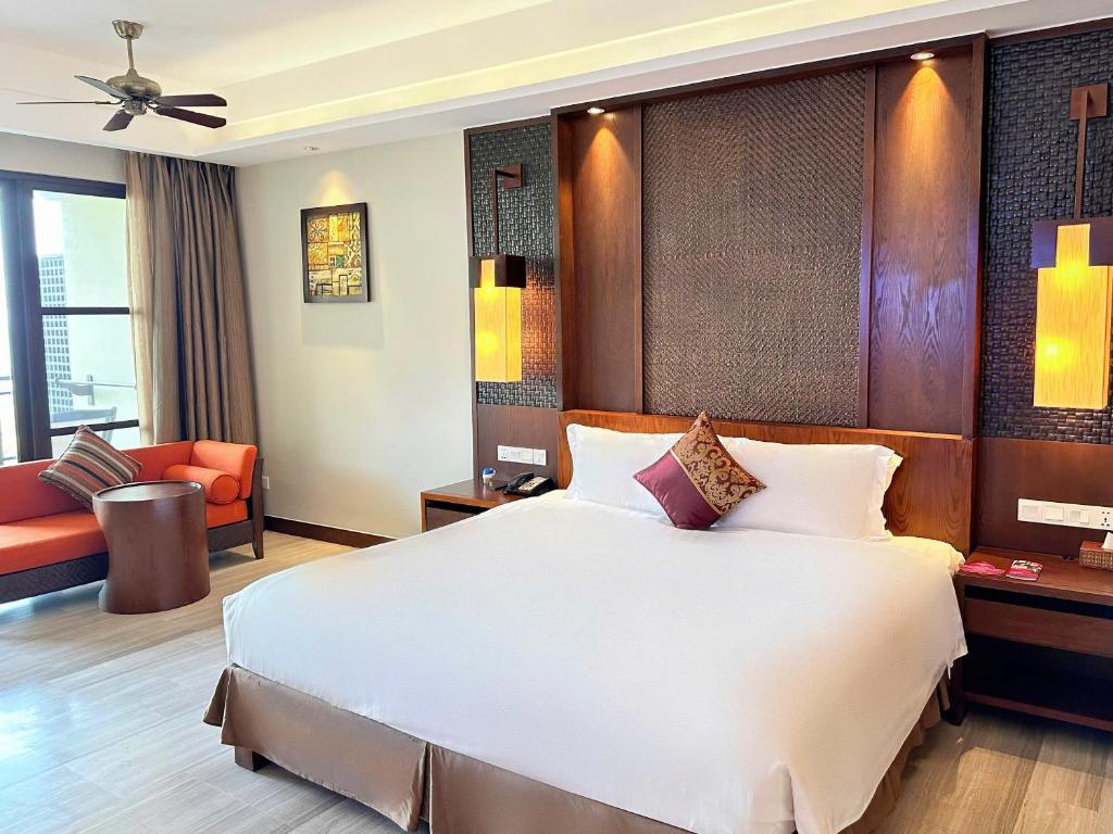 Premier Ocean View Double Room with Balcony and Bathtub