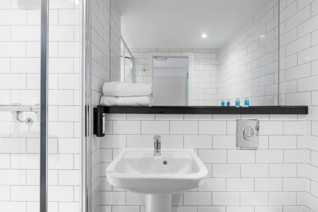 Tune Hotel Liverpool - Resim 6