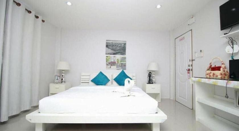 Chic Hotel Suratthaniにあるベッド
