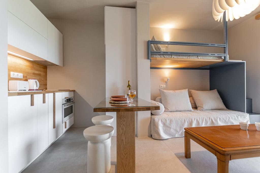 Posezení v ubytování Ydreos Studios & Apartments