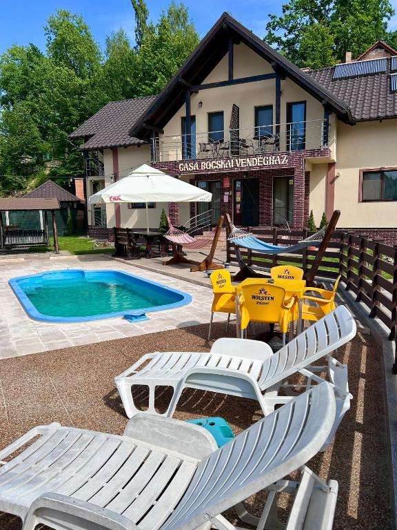 Bazén v ubytování Casa Bocskai-Vendégház nebo v jeho okolí
