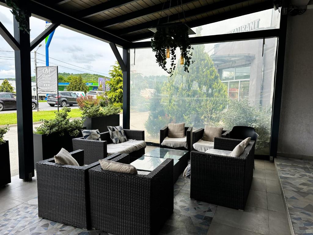 Posezení v ubytování Grand Master Hotel