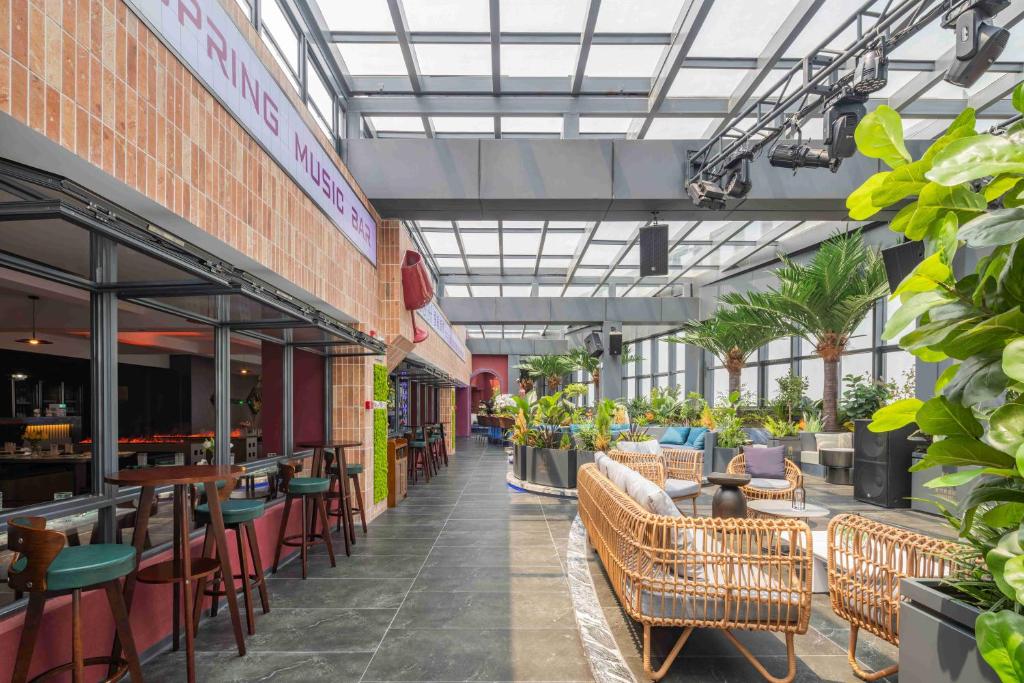 Restaurace v ubytování 东莞企石康门紫酒店