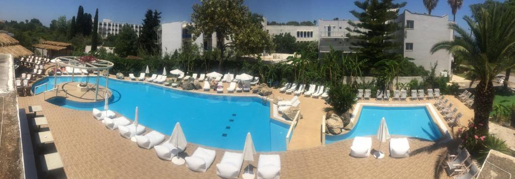 Bazén v ubytování Palm Beach Hotel - Adults only nebo v jeho okolí