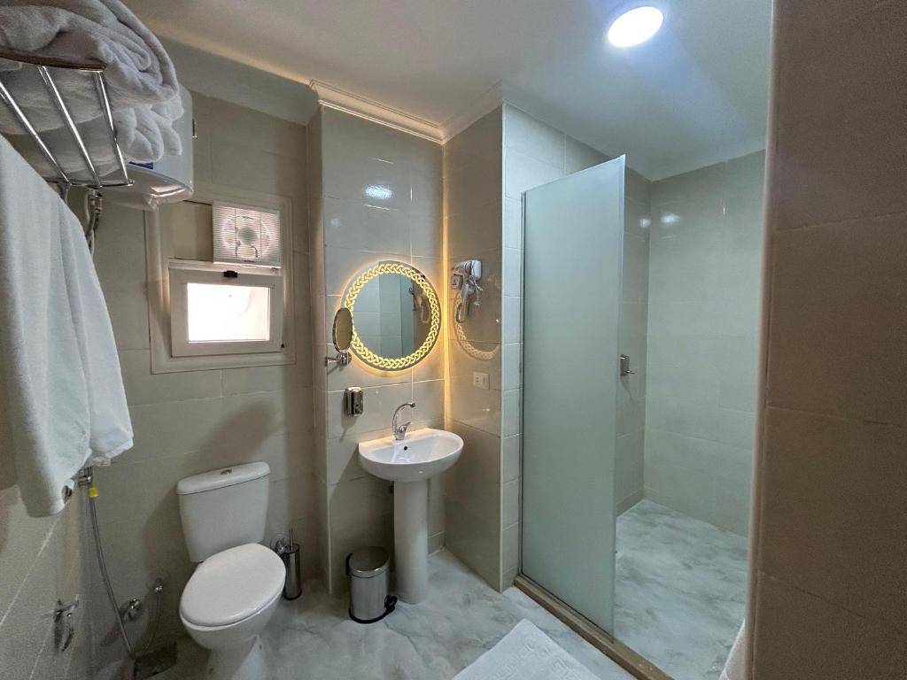 Koupelna v ubytování Stayline hotel apartments 5 mins from Cairo airport