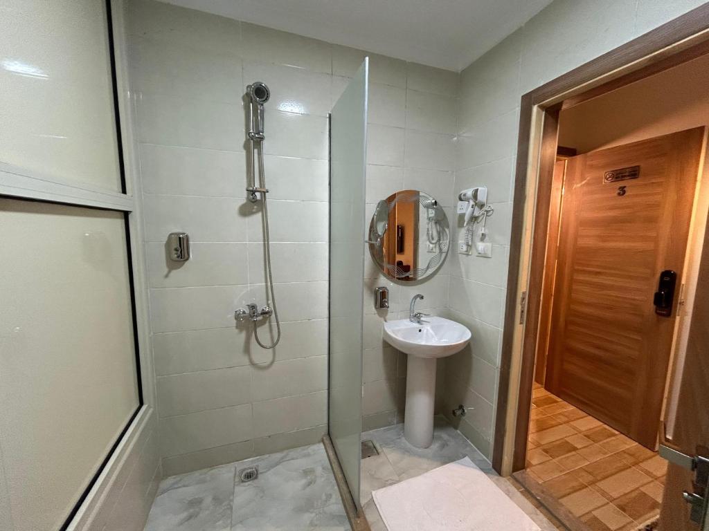 Koupelna v ubytování Stayline hotel apartments 5 mins from Cairo airport