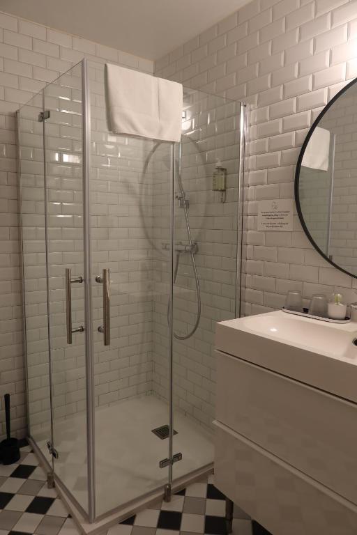 Koupelna v ubytování Hotel Spa Azteca Barcelonnette