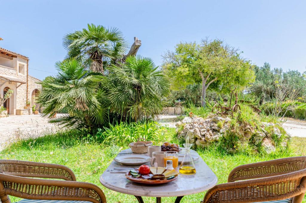 A garden outside Finca es Rafal, Agroturisme