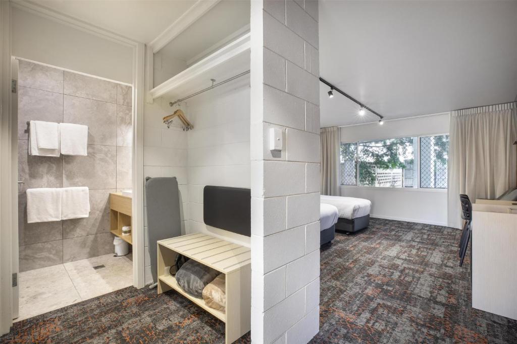 Nightcap at Dalrymple Hotel - Resim 26