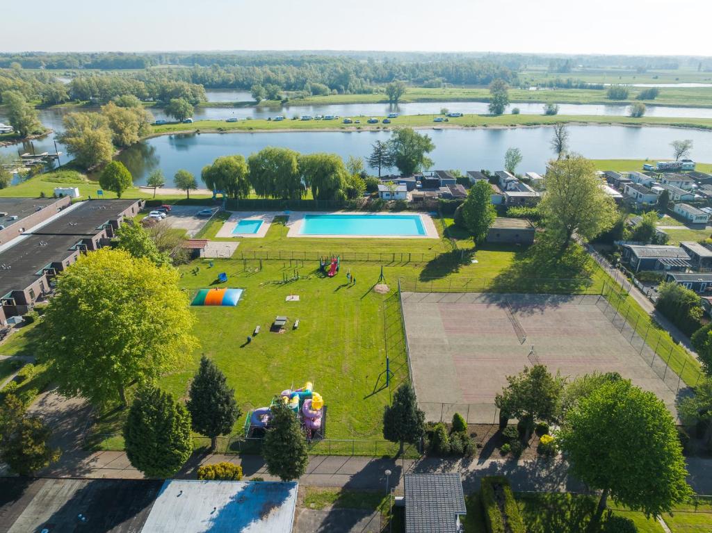Bazén v ubytování De Scherpenhof nebo v jeho okolí