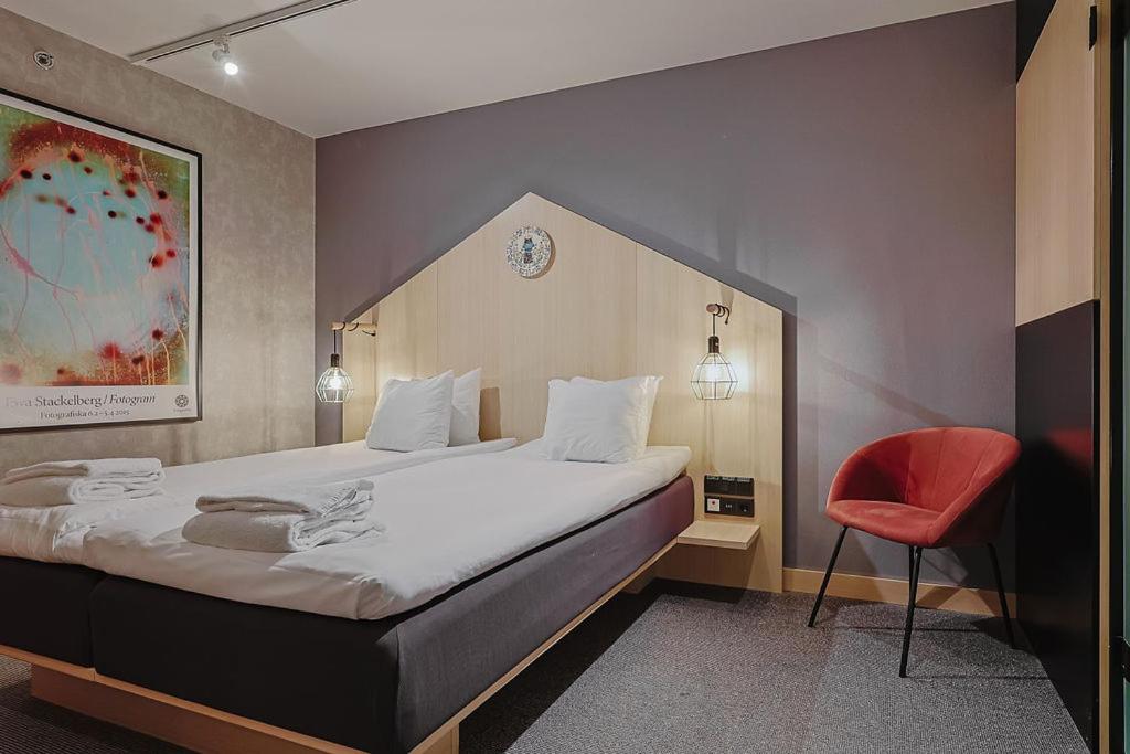 Hotel With Urban Deli - Resim 14