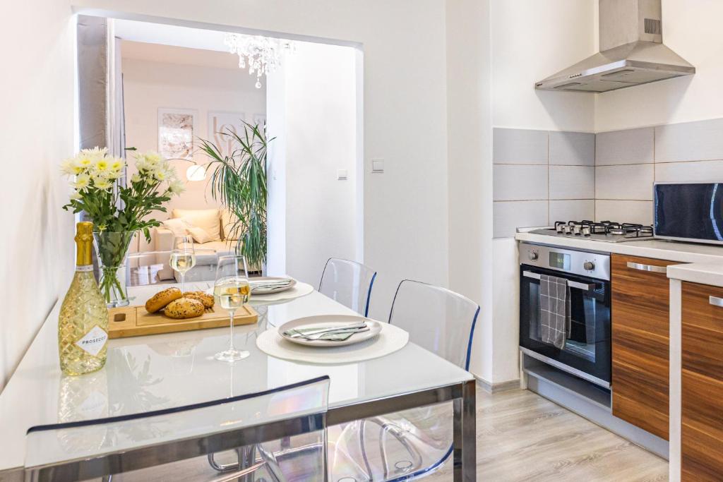 Kuchyň nebo kuchyňský kout v ubytování Apartmán v Srdci Náchoda