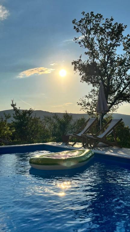 Bazén v ubytování Guesthouse P&A nebo v jeho okolí
