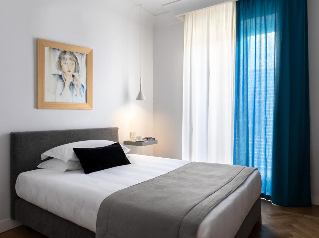 
Classic Single Room with French Bed
