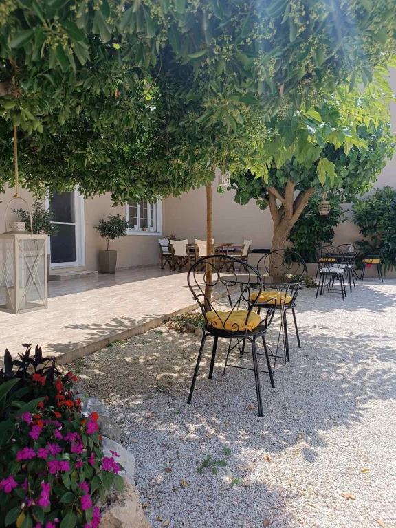 Vonkajšia záhrada v ubytovaní Libera Private Rooms
