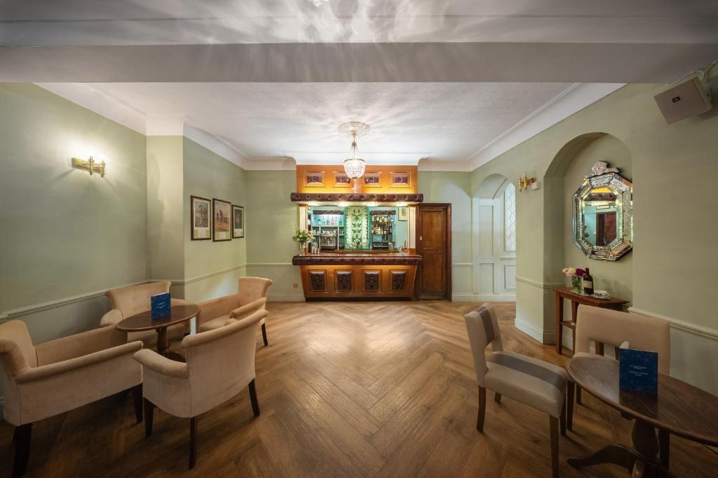 The Clarendon Hotel - Resim 11