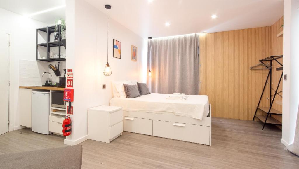 The Jolie - Apartments by the Ocean, with Free Parking - Studio Reale