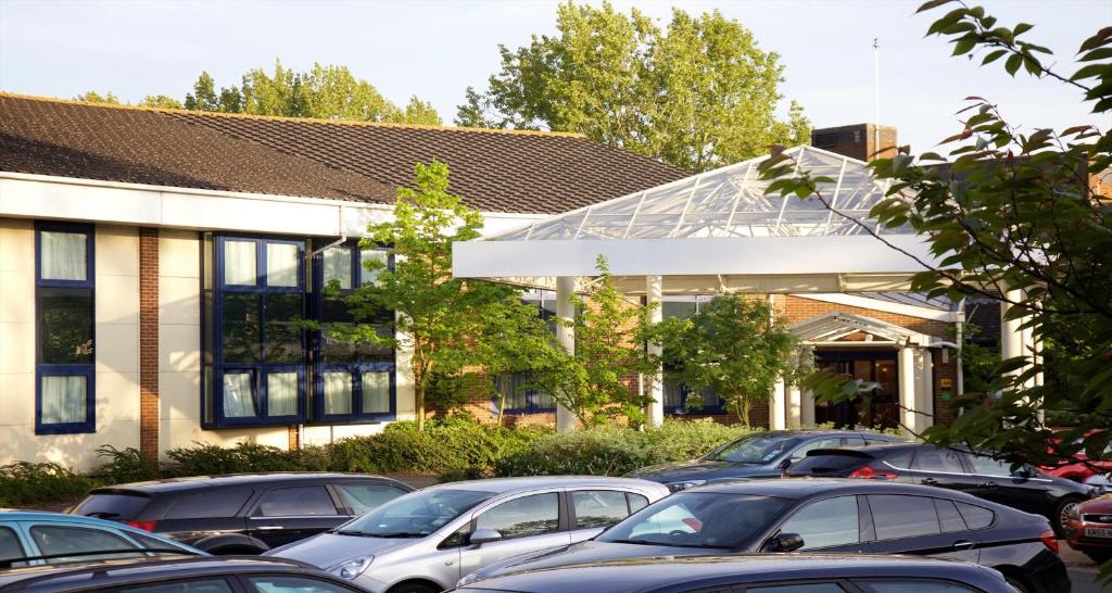 Cambridge Bar Hill Hotel, BW Signature Collection - Resim 6