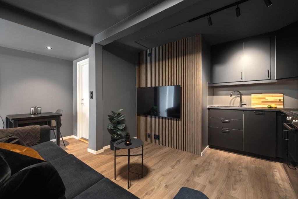 Kuchyň nebo kuchyňský kout v ubytování King bed - Free parking - Renovated June 2025