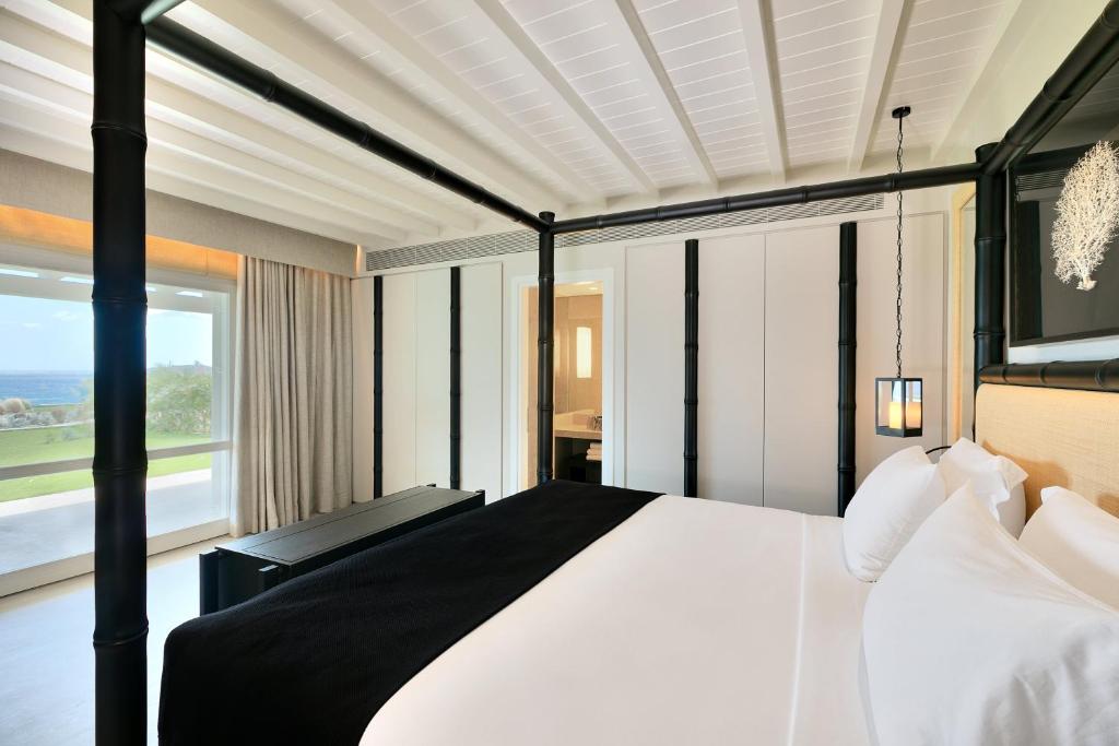 Postel nebo postele na pokoji v ubytování Santa Marina, A Luxury Collection Resort, Mykonos