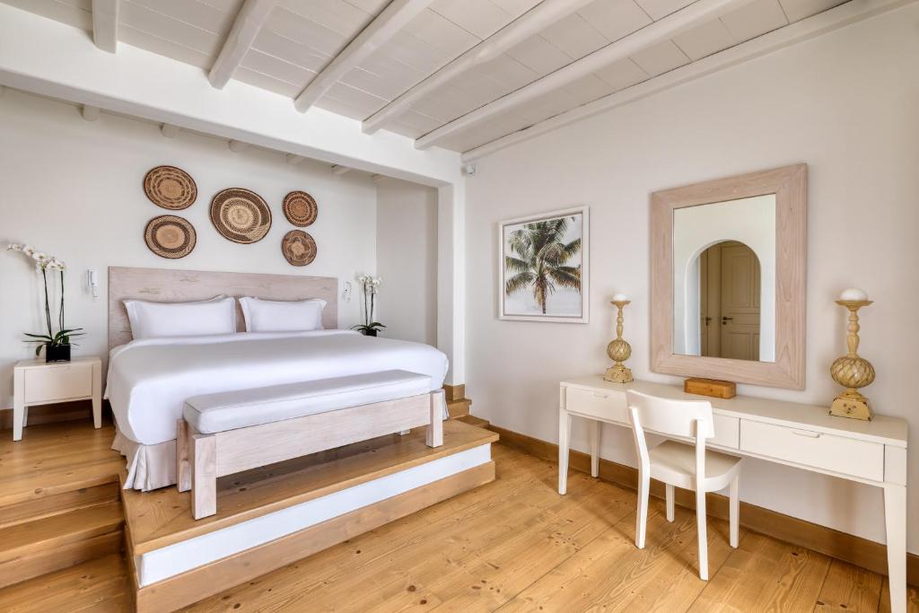 Postel nebo postele na pokoji v ubytování Santa Marina, A Luxury Collection Resort, Mykonos