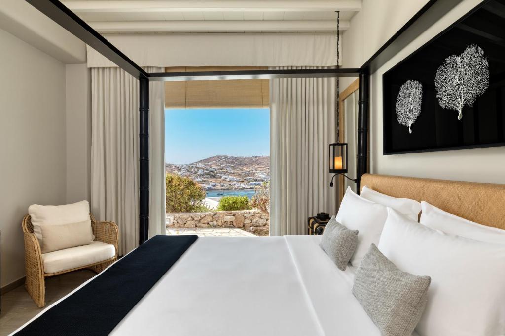 Nespecifikovaný výhled na hory nebo výhled na hory při pohledu z hotelu