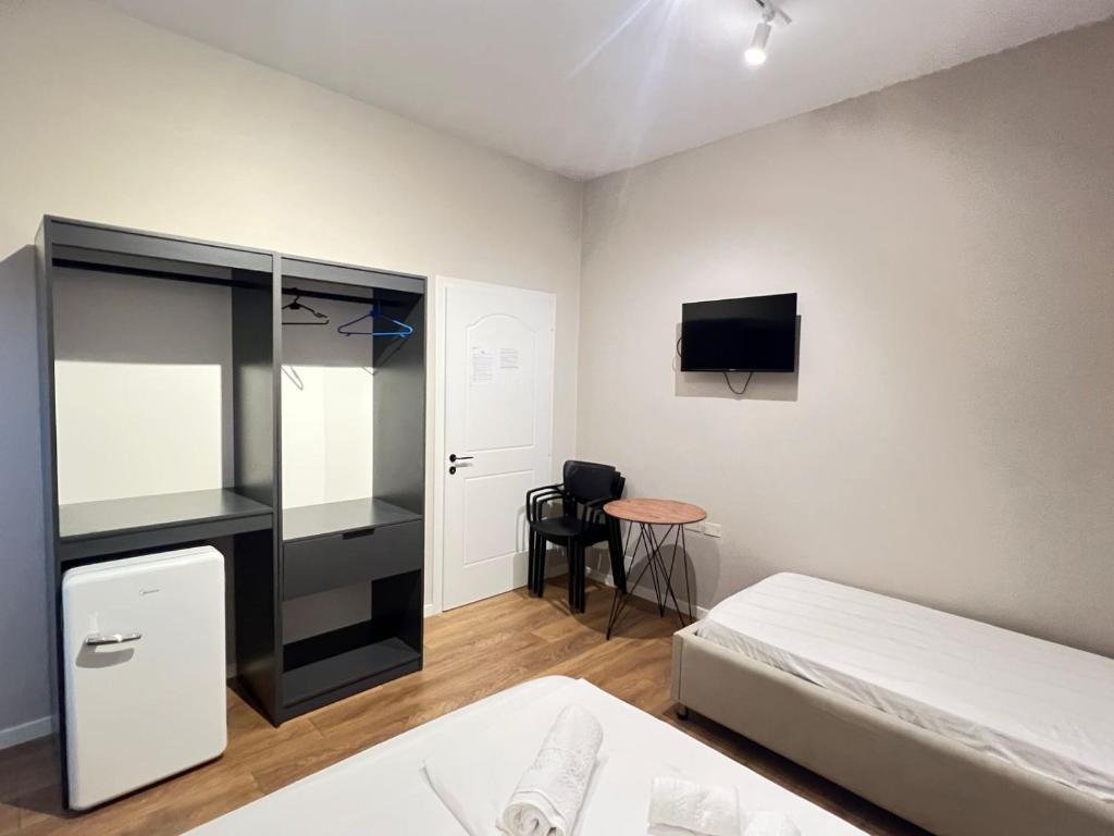 Uma cama ou camas num quarto em Serene Stay
