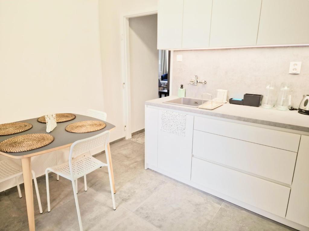 A kitchen or kitchenette at Princ next to President Palace
