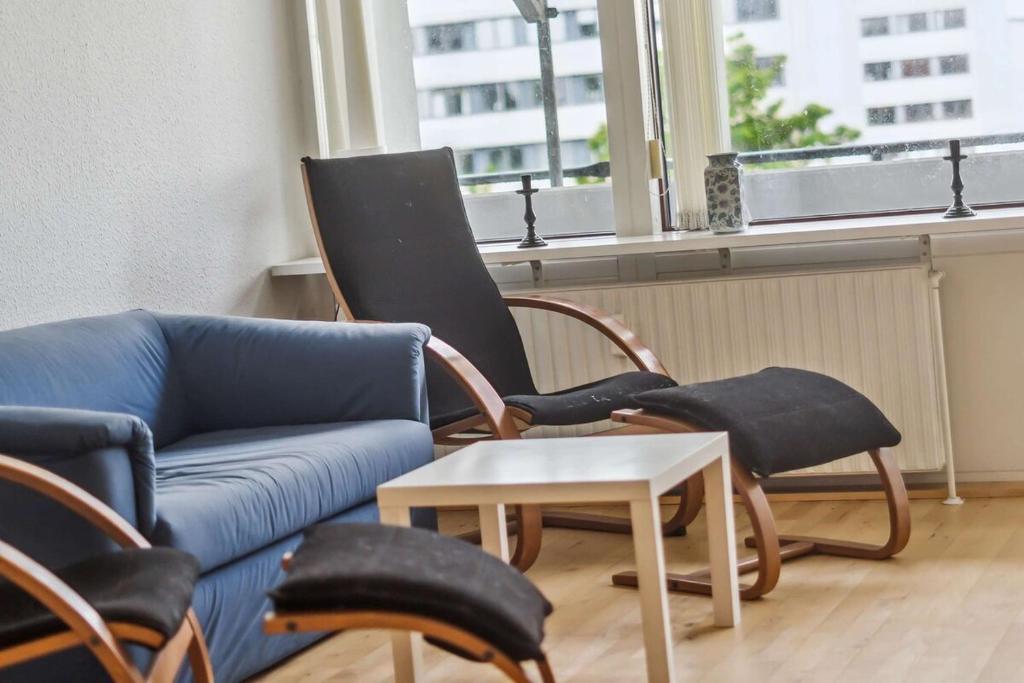 Istumisnurk majutusasutuses Bright and Inviting Apartment with Garden View in Viby