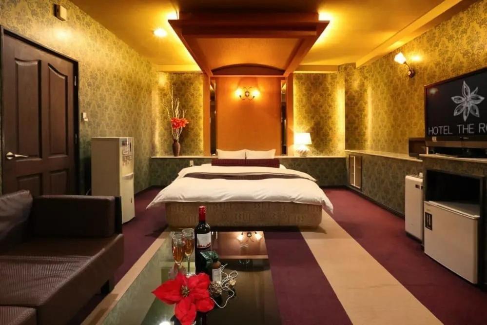 HOTEL the ROOMS - Couple's Hotel