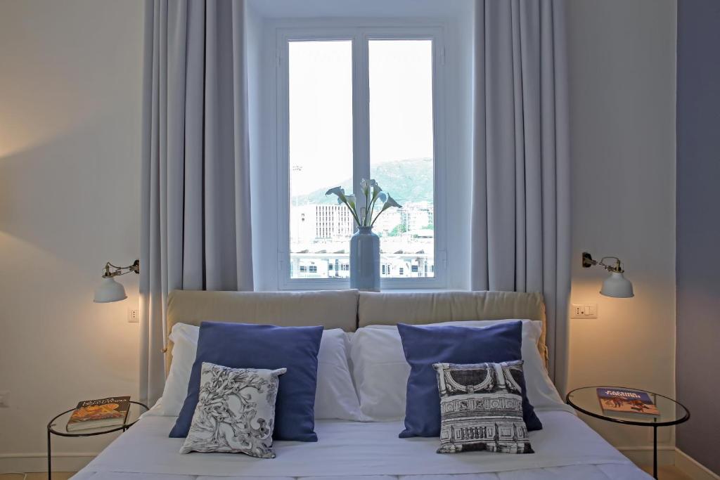 PETIT B&B - in centro a due passi dalla stazione e dai traghetti - 2