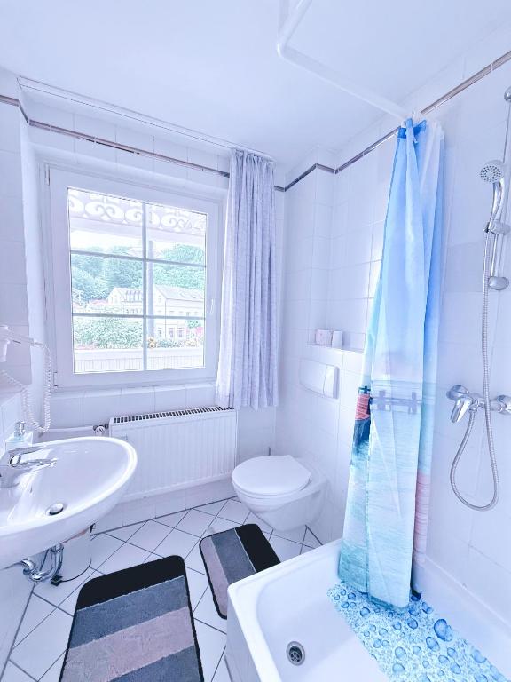 Koupelna v ubytování Hotel Granitz