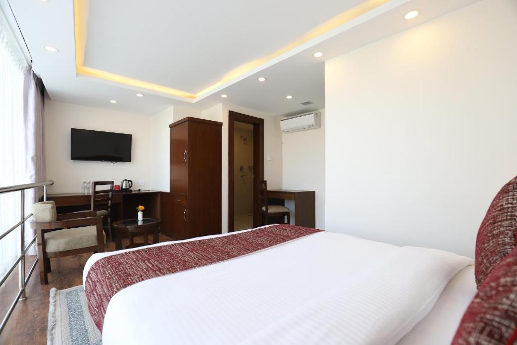 Apex Business Hotel - Tribhuvan International Airport, Kathmandu TV 또는 엔터테인먼트 센터