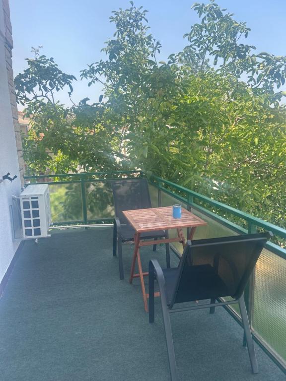 Balkón nebo terasa v ubytování Apartmani i sobe Josica