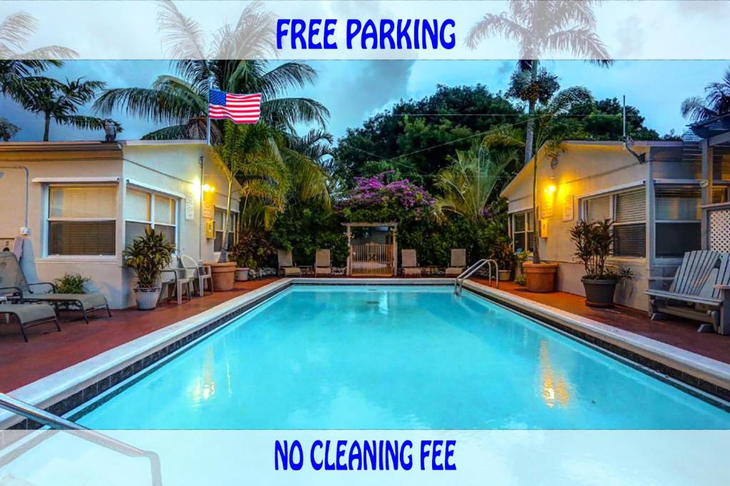 Πισίνα στο ή κοντά στο Richard's Motel Courtyard