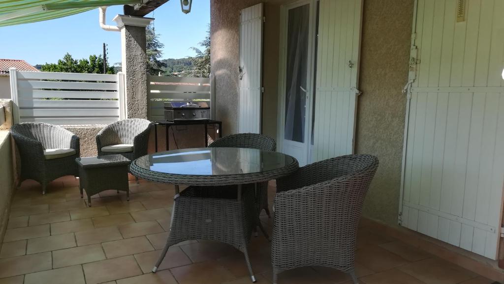 Balkon lub taras w obiekcie La GARRIGUE