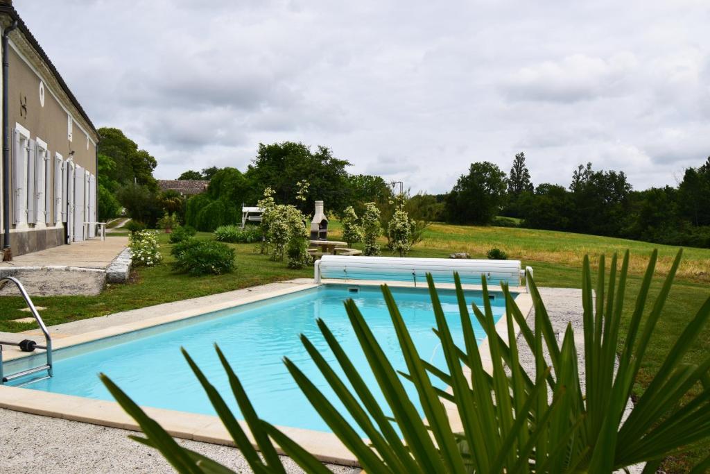 Bazén v ubytování Maison à la campagne pour 8 personnes - Clévacances 3 clés nebo v jeho okolí