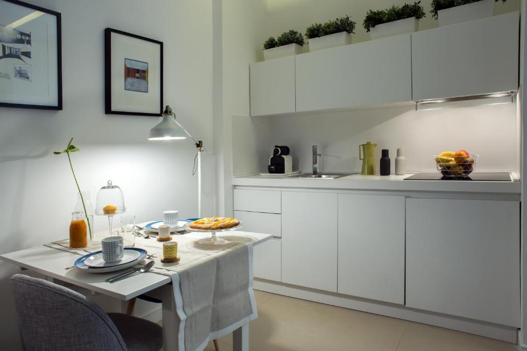 PETIT B&B - in centro a due passi dalla stazione e dai traghetti - 16