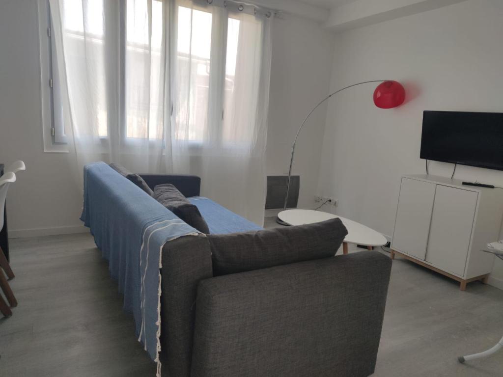 Μια τηλεόραση ή/και κέντρο ψυχαγωγίας στο Cozy house between Disney and Paris