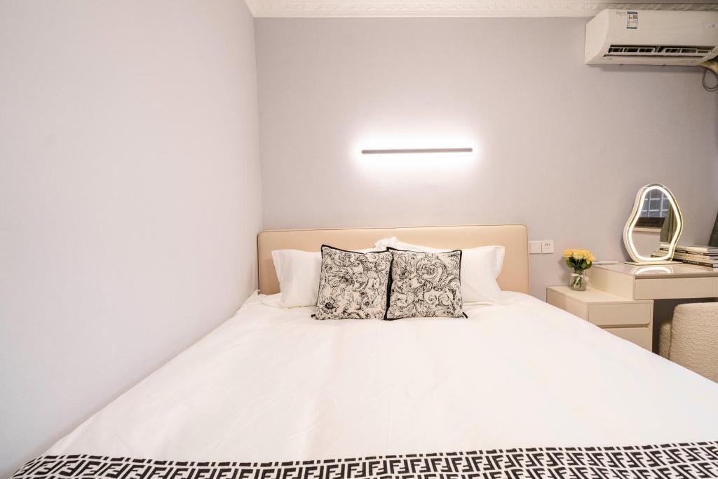 Postel nebo postele na pokoji v ubytování Bundside NJE 3BR Suite